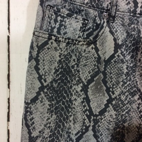 2/$30 Express Ankle Legging Stretch High Rise Jeans Gray Snakeskin Size 4 - Picture 6 of 10